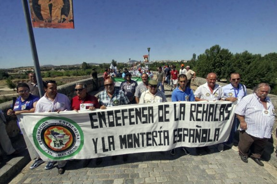 Nota de prensa Federación Extremeña de Recovas: "Apoyo no cazar en Soria"